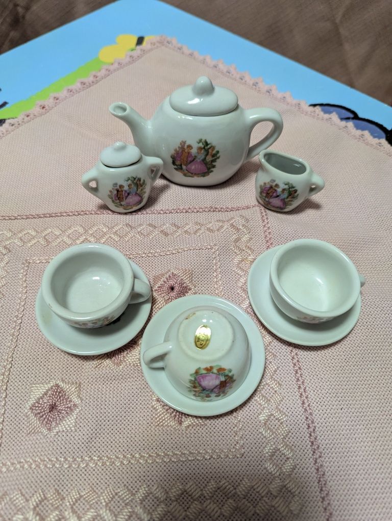 Порцеланов сервиз за игра
