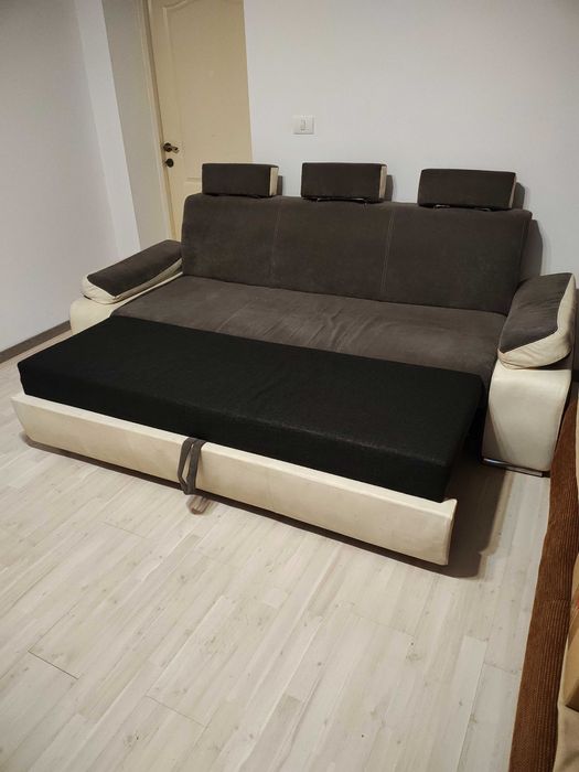 Canapea extensibila ,model frumos