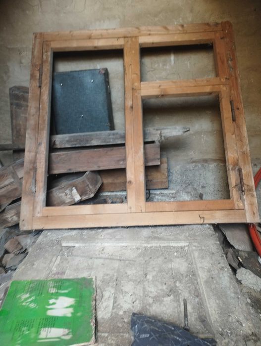 рама оконная из чистого дерева