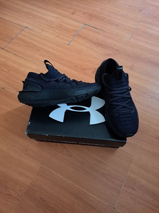 Adidasi under armour
