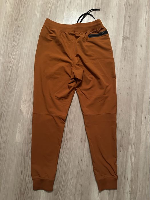 Спортен панталон Under Armour размер М