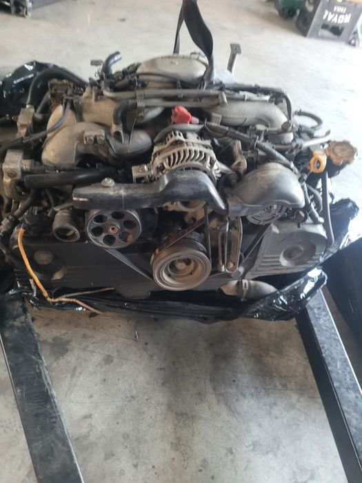 Vând motor subaru forestier 2.5 benzina cod EJ25