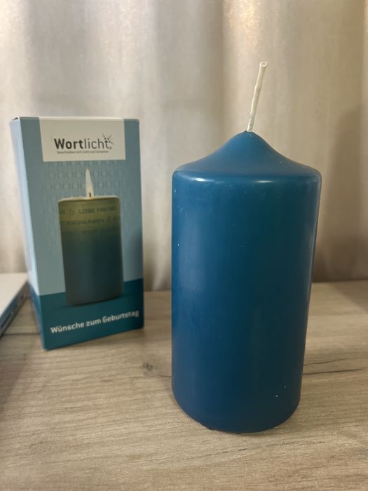 Lumanare speciala cu urari de “La multi ani”