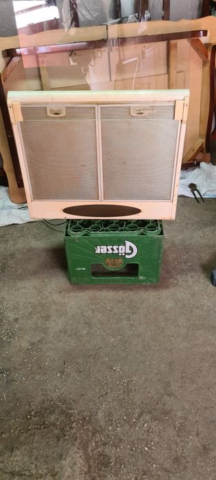 Vând hota utilizată dar bine întreținută cu doua motoare