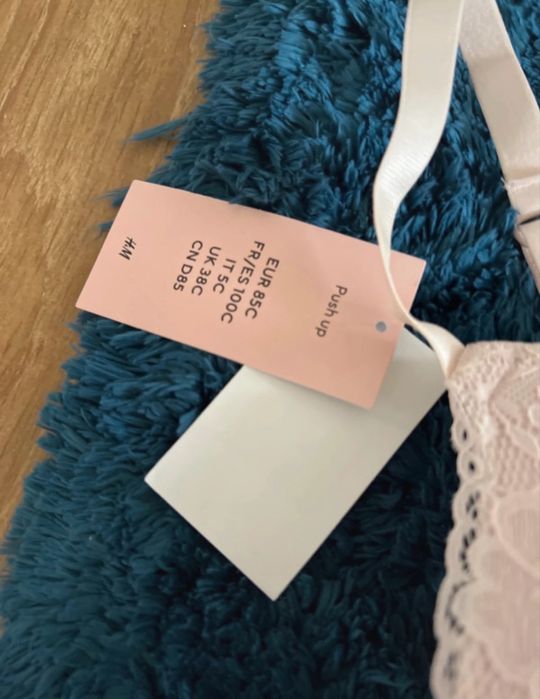Sutien roz, push up 85C, H&M