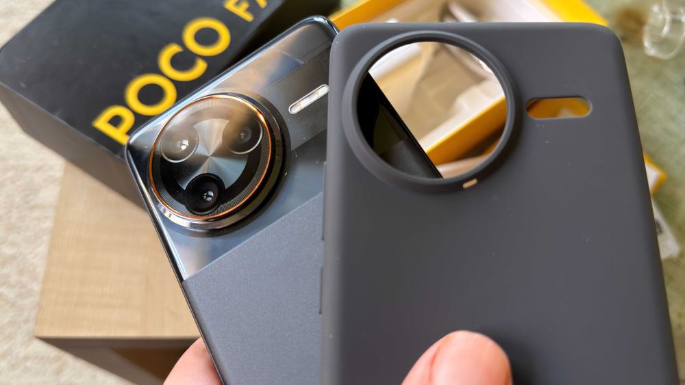 Vând POCO F7 Ultra stare impecabilă, în cutie cu încărcător 120W