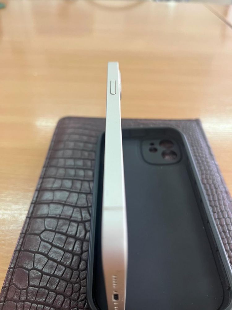 Iphone 12  срочно