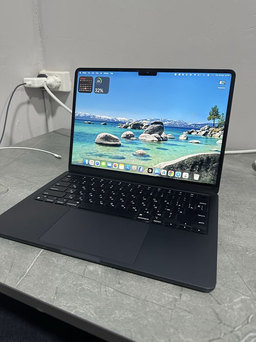 Macbook air M3 8/266