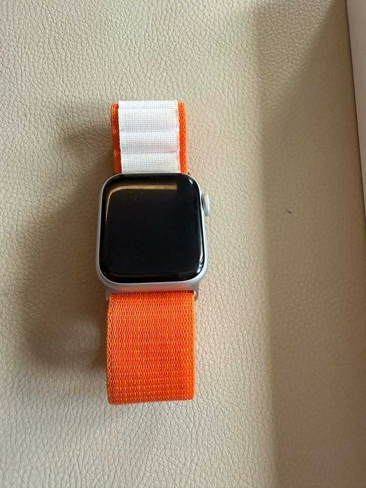 Apple Watch SE2 , 40 mm Смарт часовник