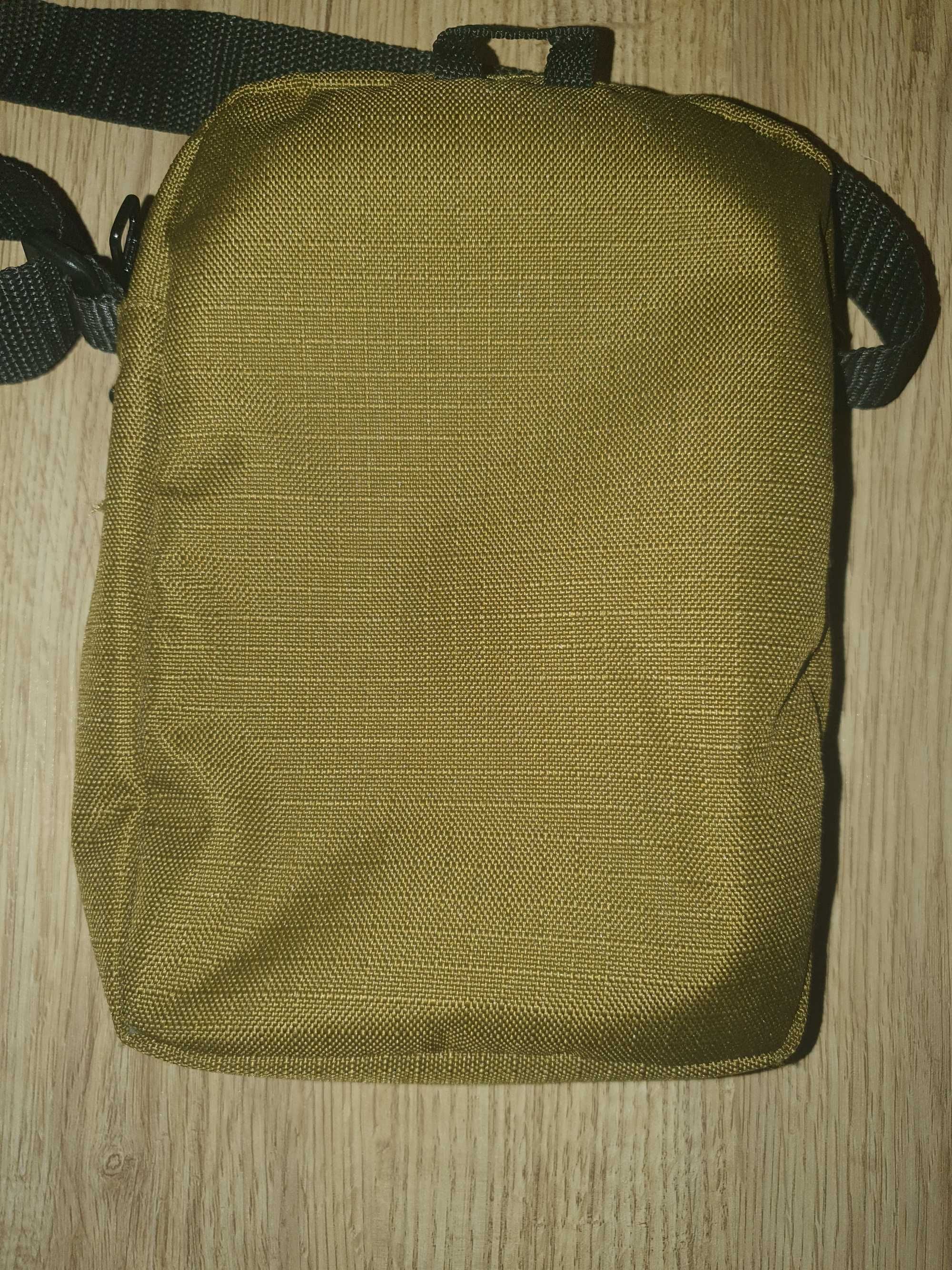 Чантичка Adidas Linear Organizer Graphic