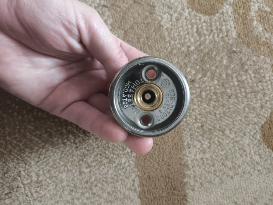 Продам под заправку газ