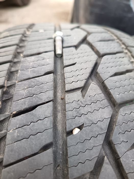 Все сезонни гуми  Toyo celsius