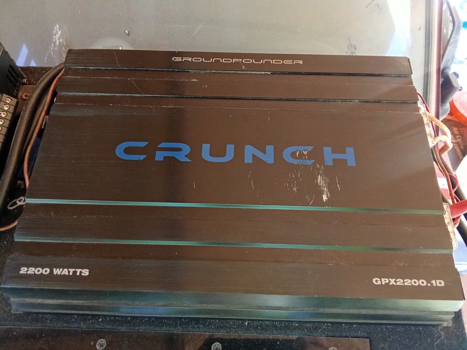 Vand subwoofer crunch gts 800