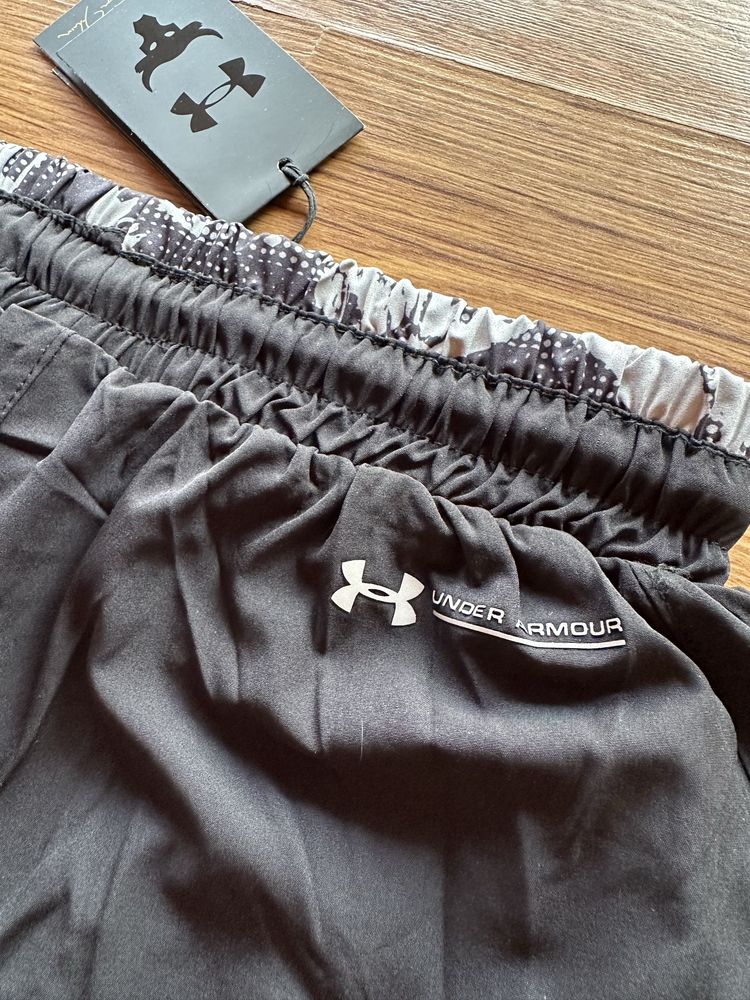 Мъжки,шушлекови,къси панталонки Under Armour в черно