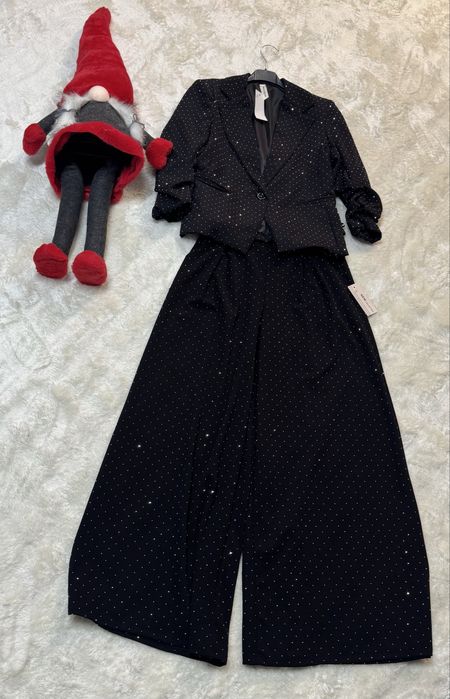 Дамски елегантни комплекти