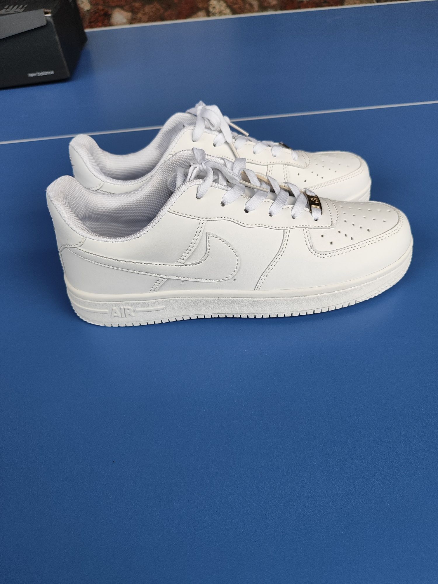 Nike air force .