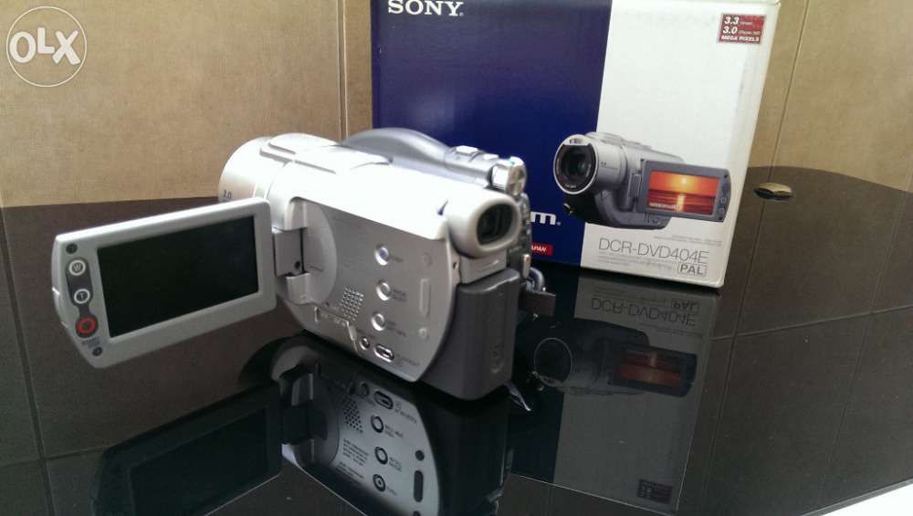 Camera video sony dcr-dvd404e noua in cutie