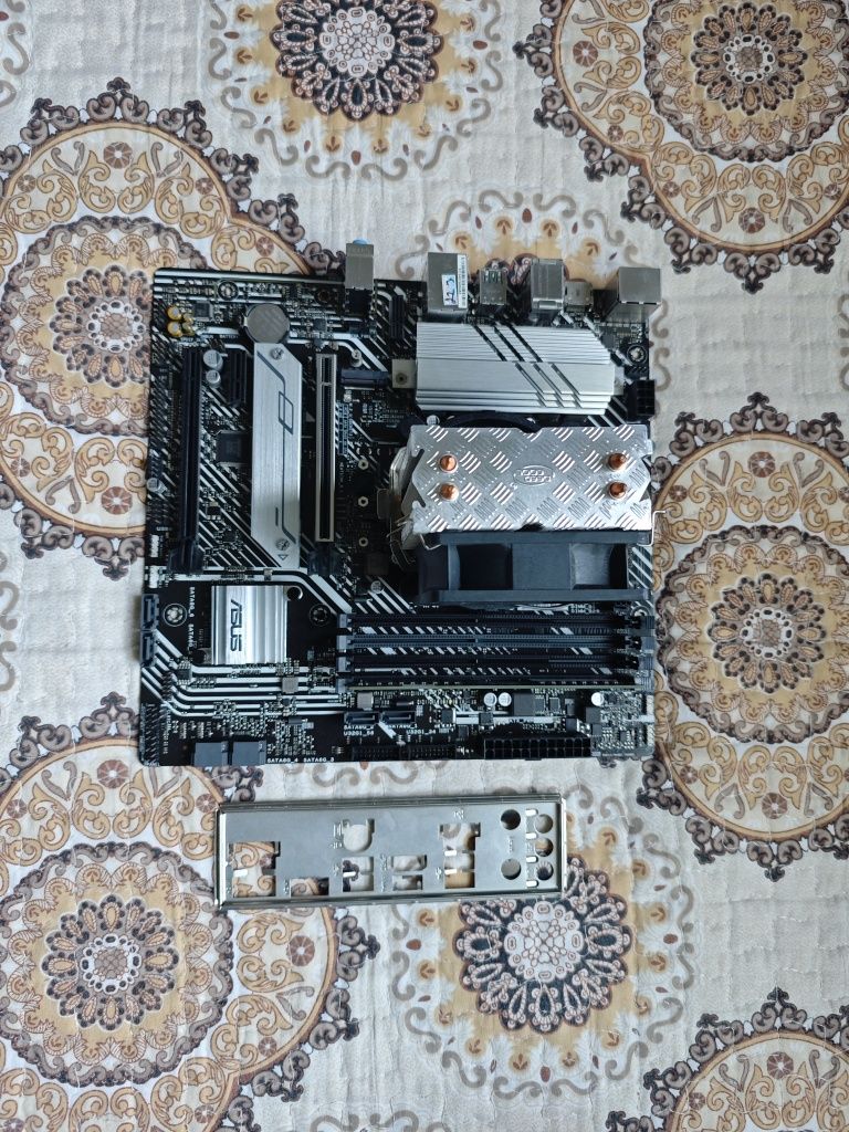 B560 m-a + i510400f + 16gb
