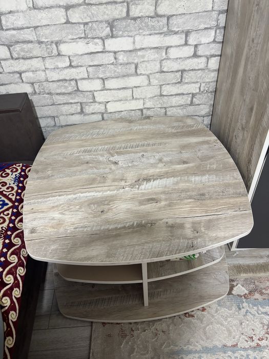 Продается журнальный столик