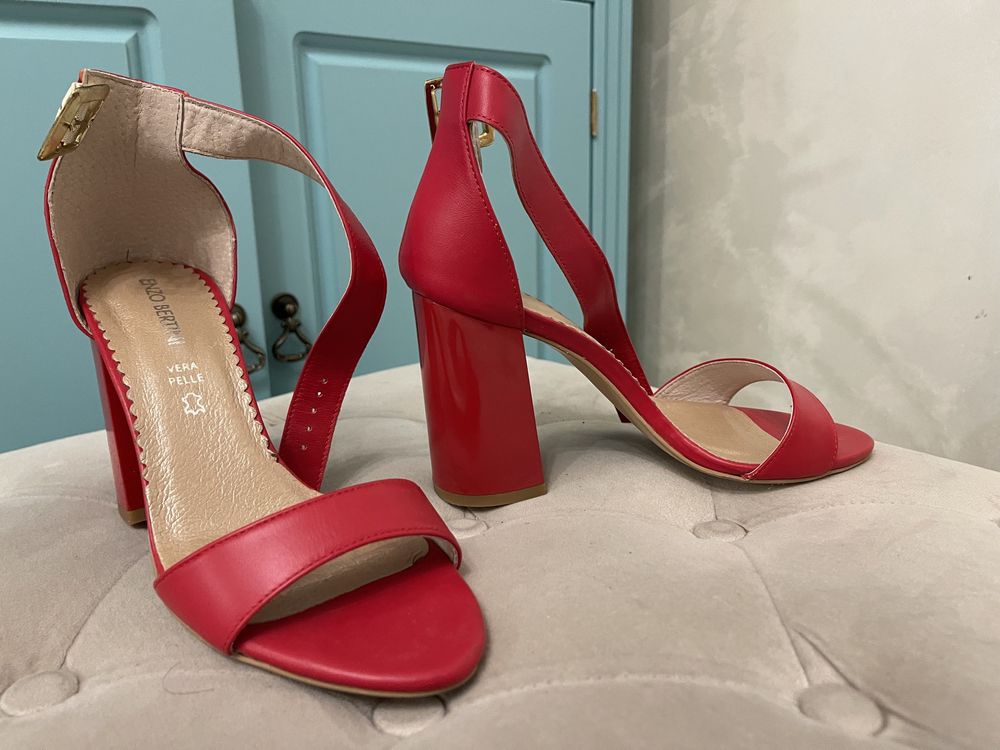 Sandale rosii dama