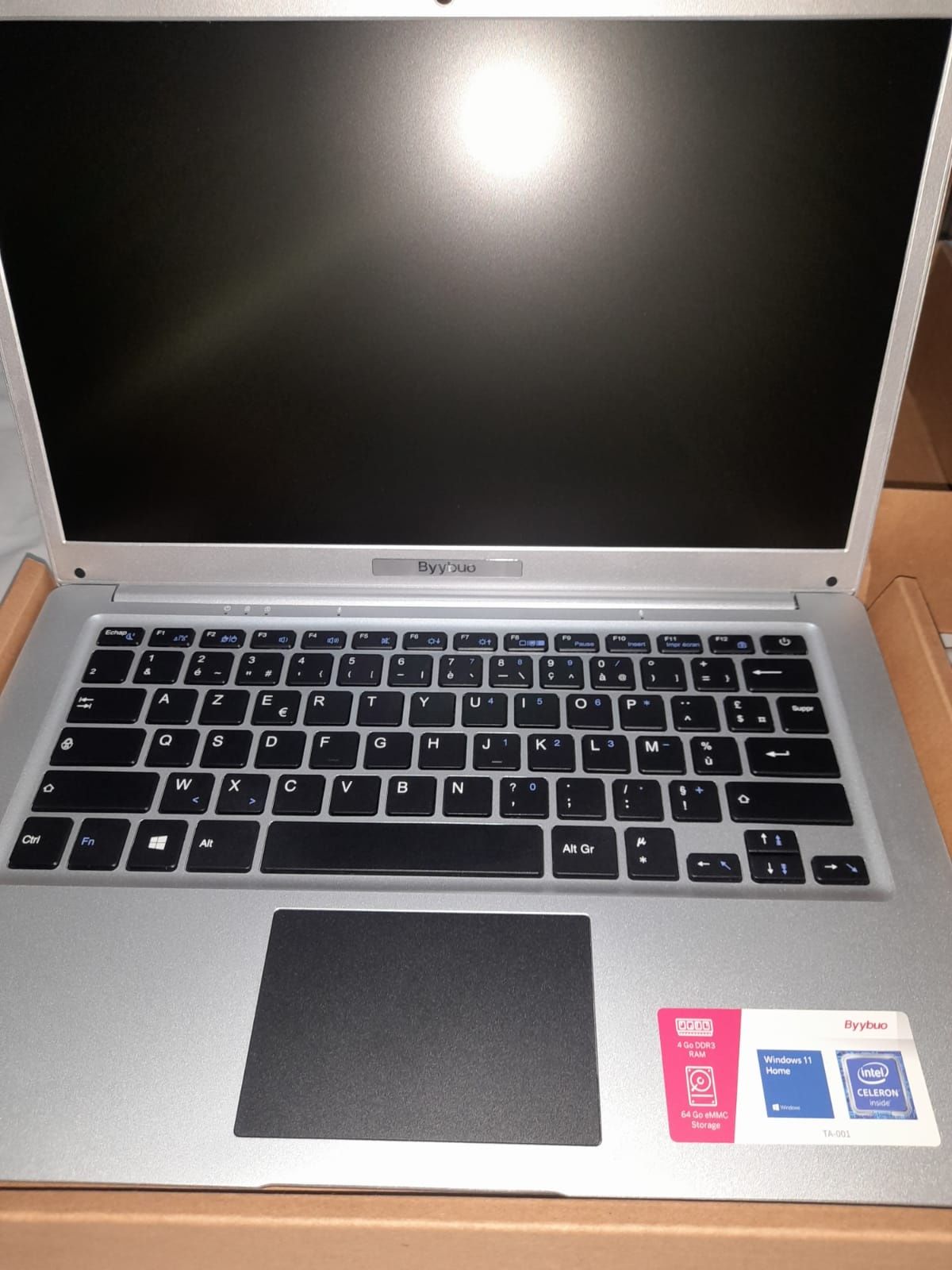 Laptop byybuo silver
