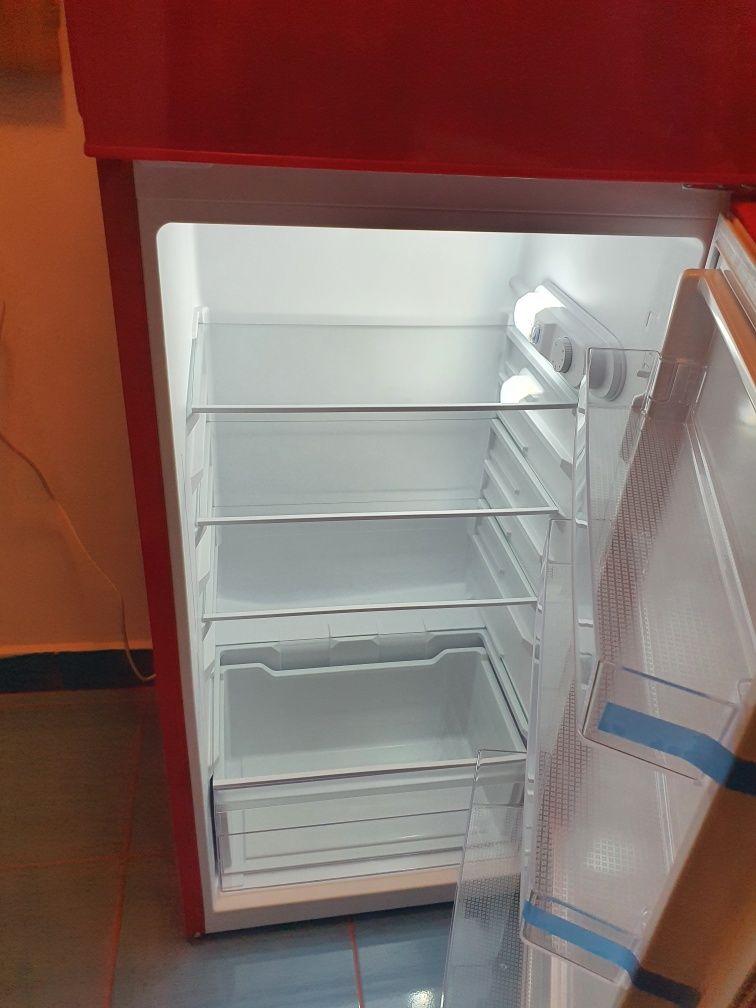 Vând frigider marca LDK în stare perfecta ca nou cu garanție 5 ani