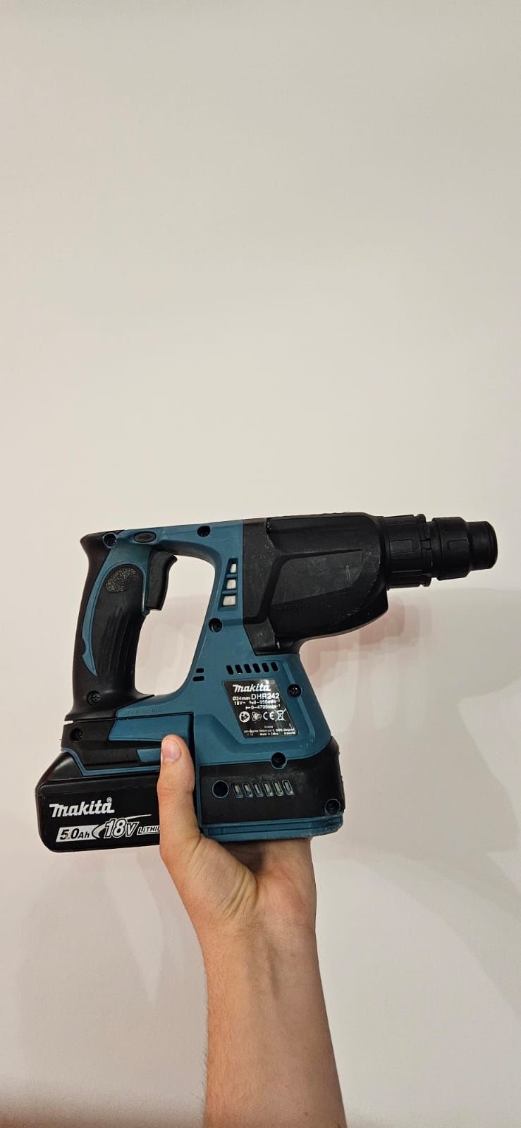 Vând Makita DHR242+Acumulator 5Ah