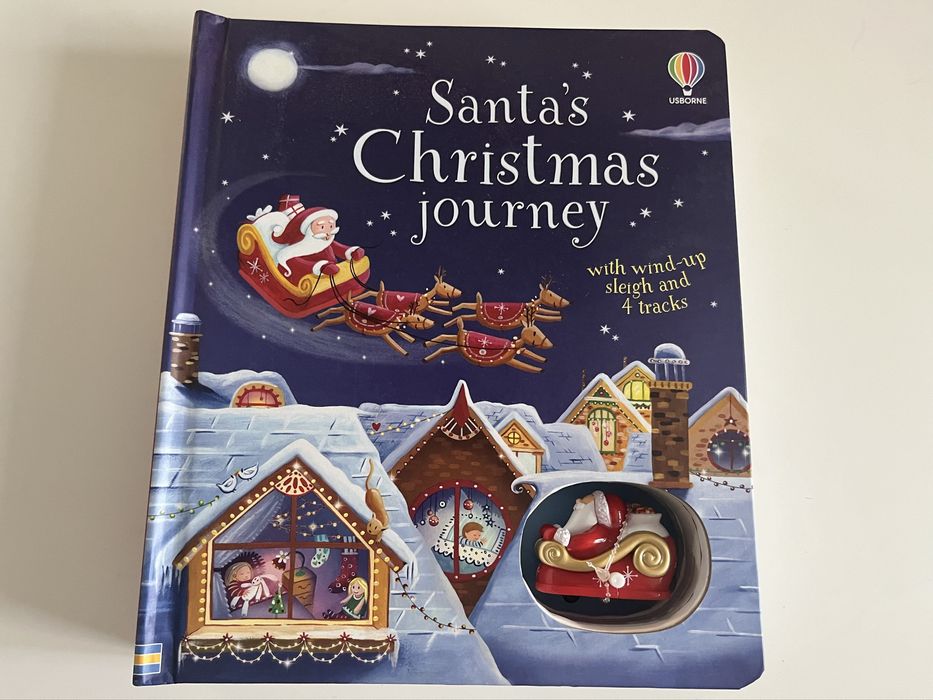 Carte Usborne cu jucarii si puzzle