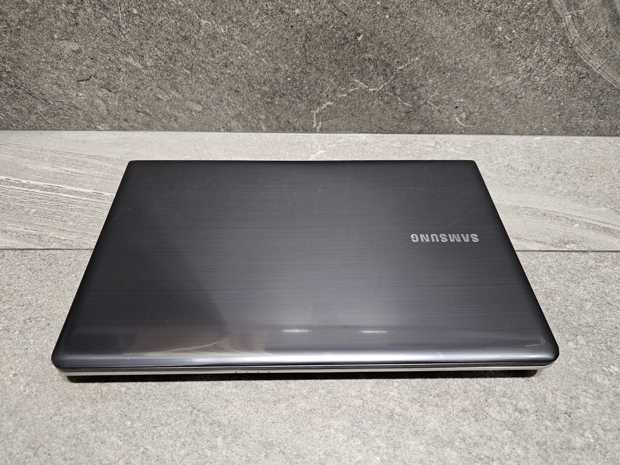 8и Ядерный Ноутбук Samsung (core i7/HD 2Gb/6ОЗУ/1000HDD)