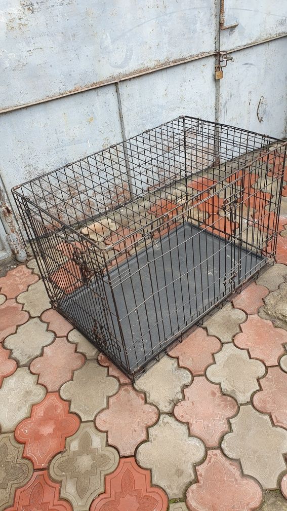 Cușca demontabila pliabilă pentru câini.