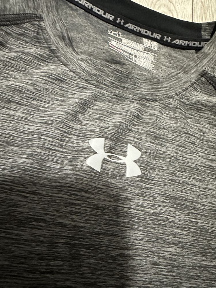 Under Armour тениска
