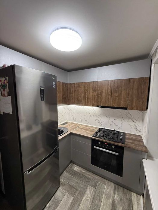 Продам 2-комн квартиру ворошилова 62