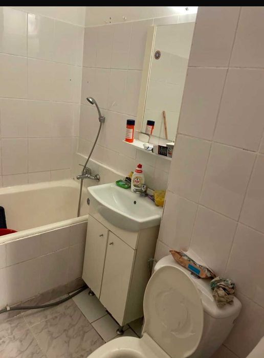 Inchiriez Garsoniera Favorit, Drumul taberei