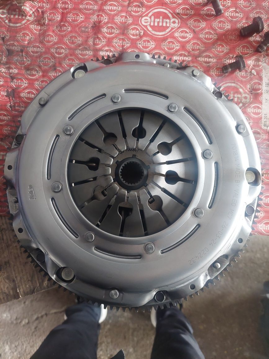 Комплект съединител с маховик за vw passat valeo