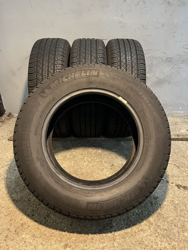 Гуми 215/65/16 MICHELIN Latitude Tour