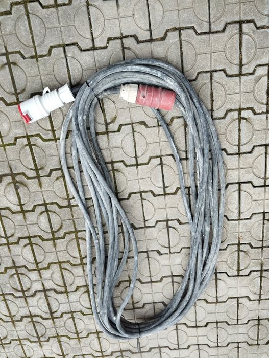 Prelungitoare trifazic de exterior