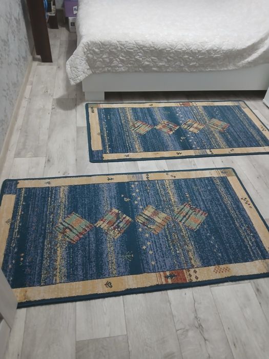 Продам 2 коврика