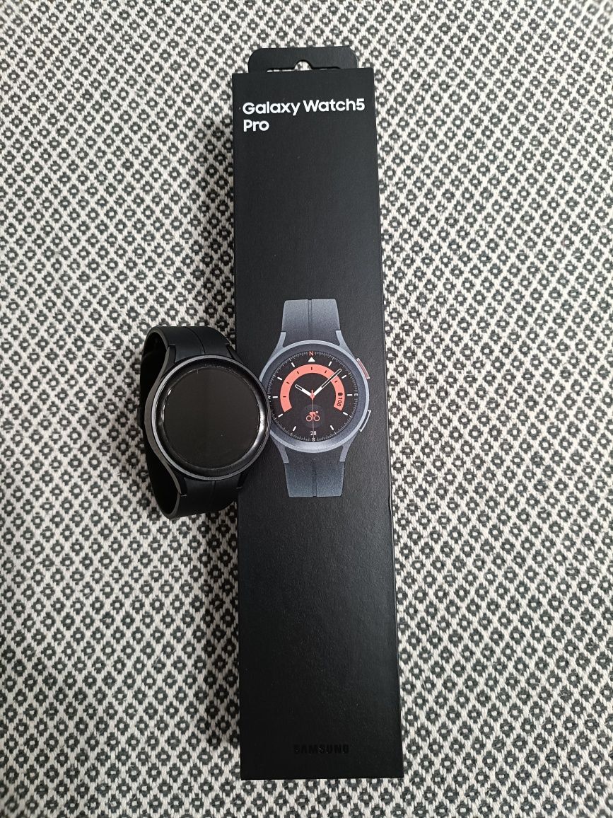 Samsung Galaxy Watch5 Pro, 45mm, Black Titanium, garantie