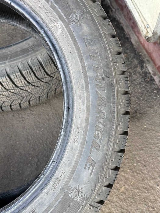 Б/У Зимние шины Triangle Snowline 225/60/18 без шипов