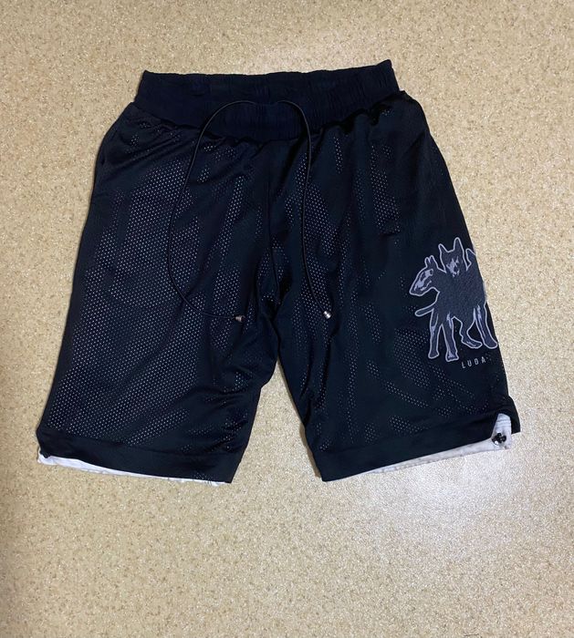 Къси гащи на LUDA