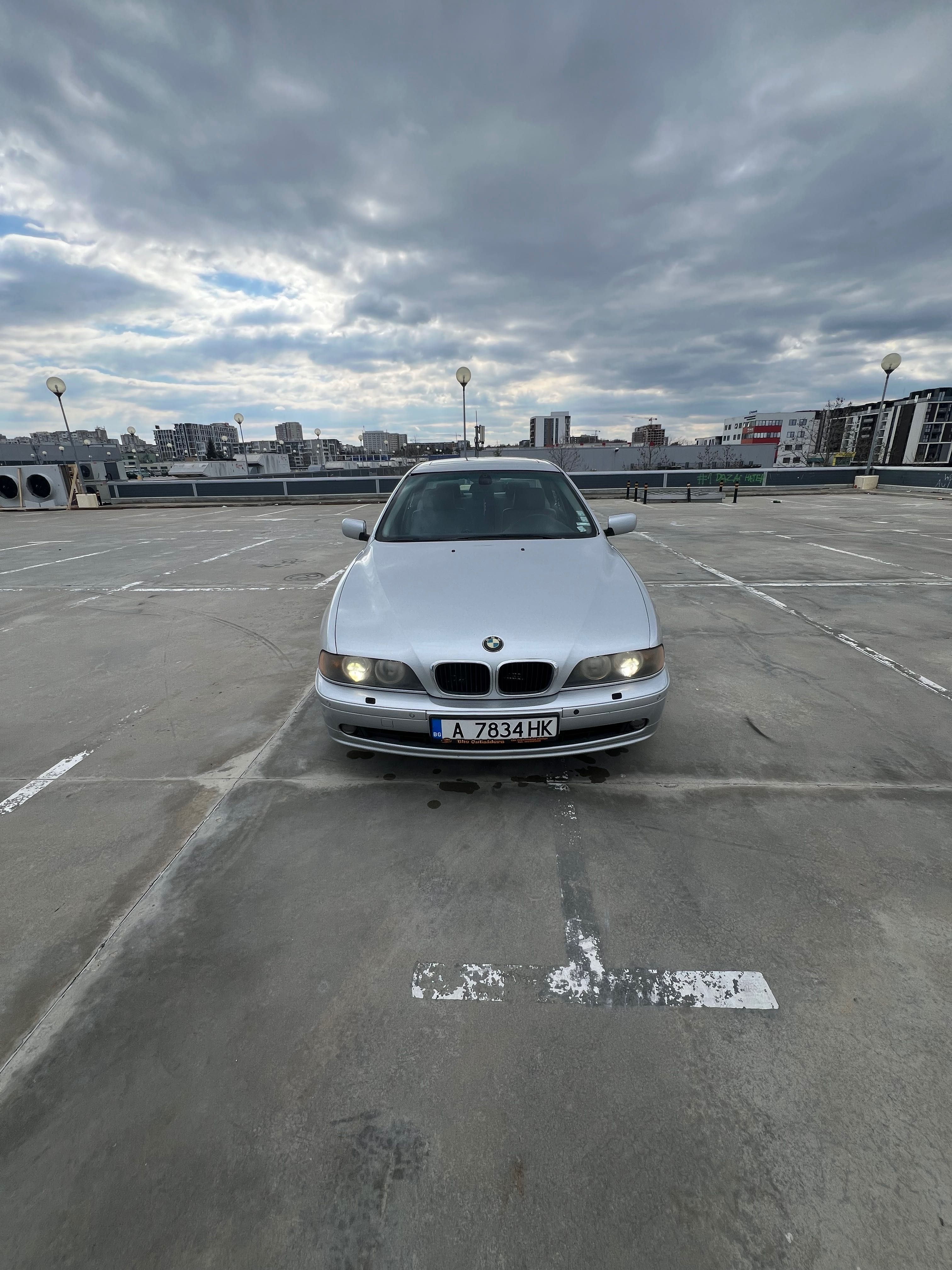 BMW 5та серия легендарния 3.0 мотор