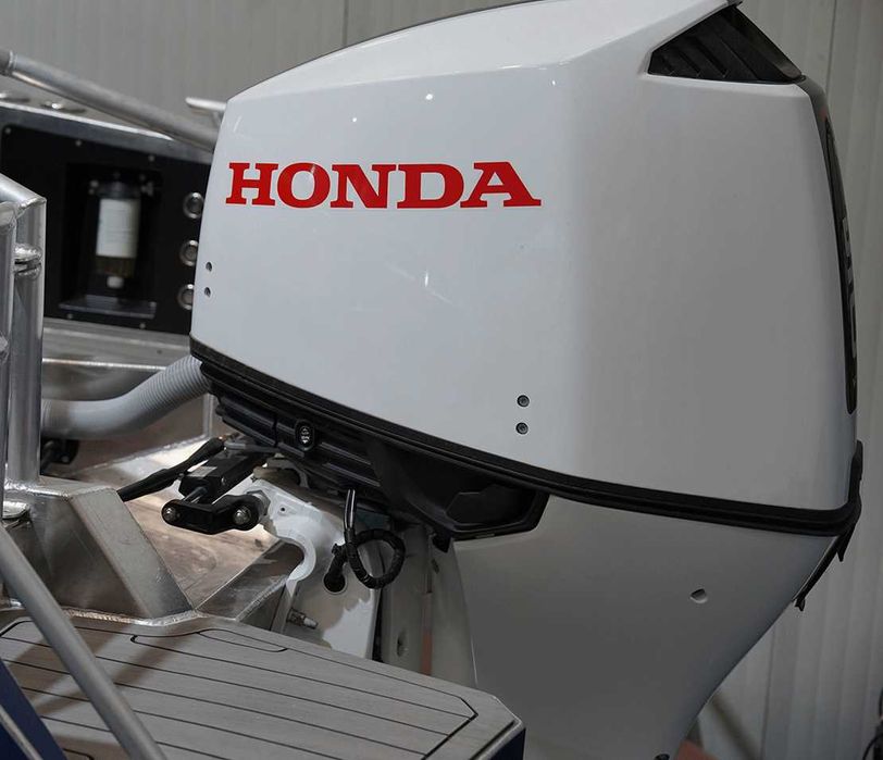 Barca aluminiu cabinata LANDX X6 cu motor Honda 150hp si peridoc