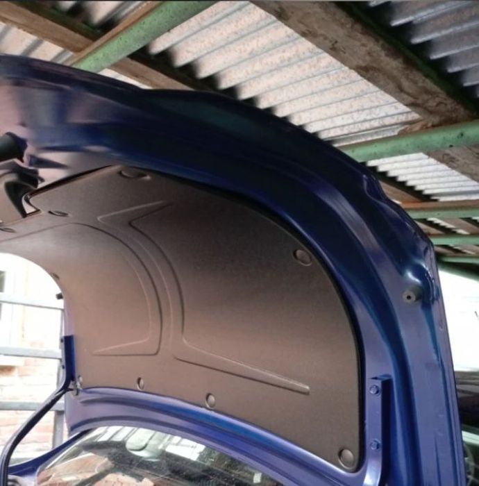 Lada granta седан облицовка заднего капота 450.000