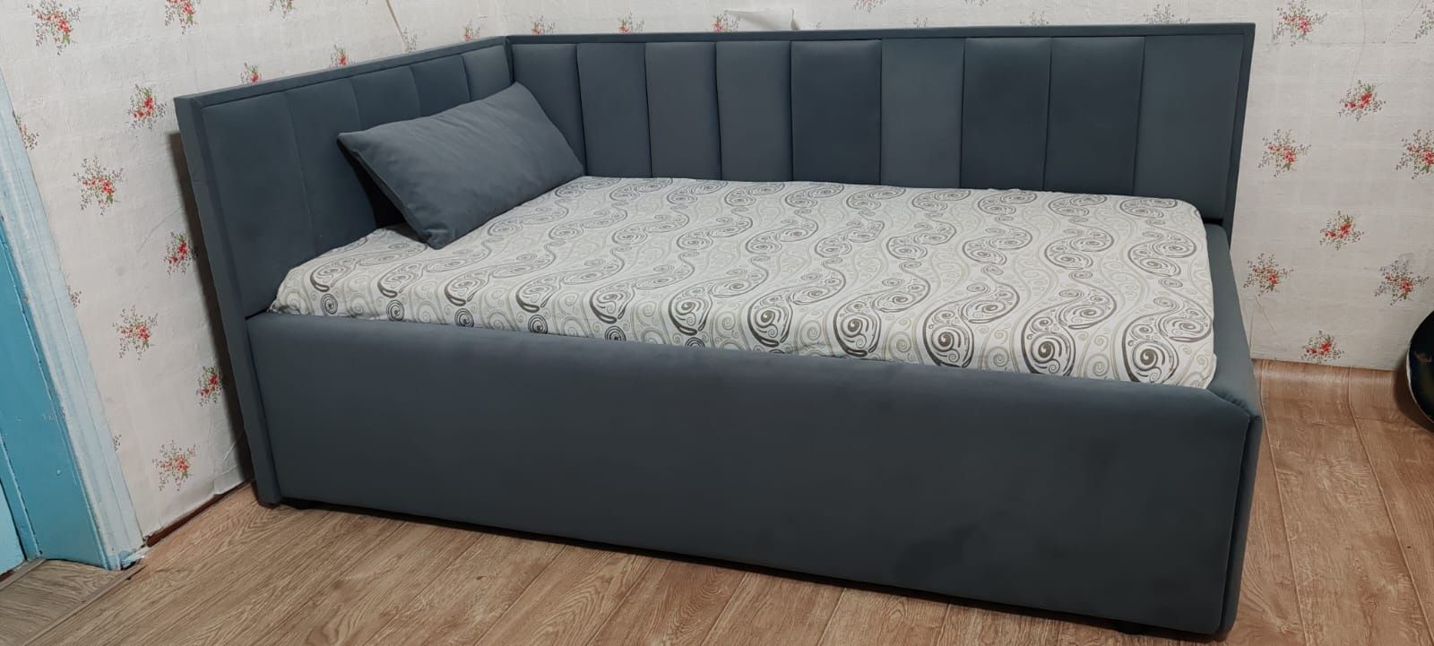 Коровати двуспальные
