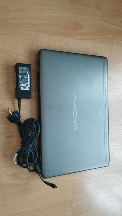 Medion Akoya 17,3 inch, Core I5, 12 GB RAM, SSD 240GB baterie 2 ore