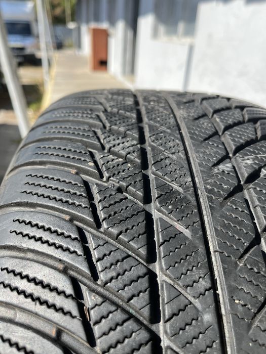 2 бр. зимни гуми 225/50/18 Bridgestone RSC DOT 3418 5,5 mm