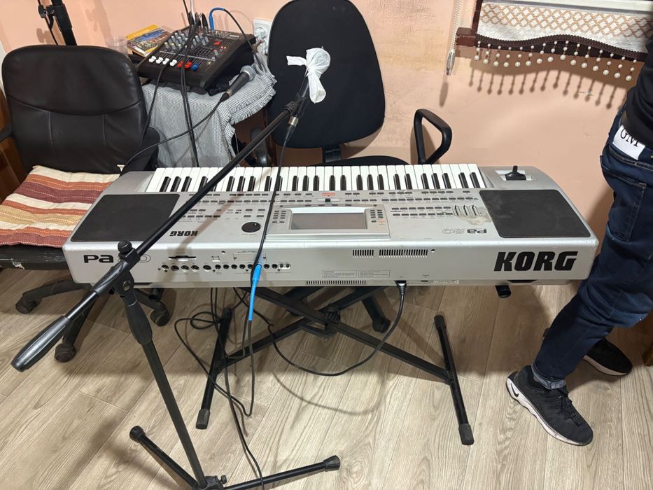 KORG PA80 в добро състояние много зареден