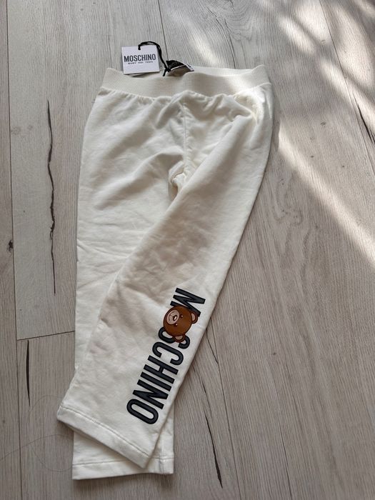 Спортен панталон на марката Moschino
