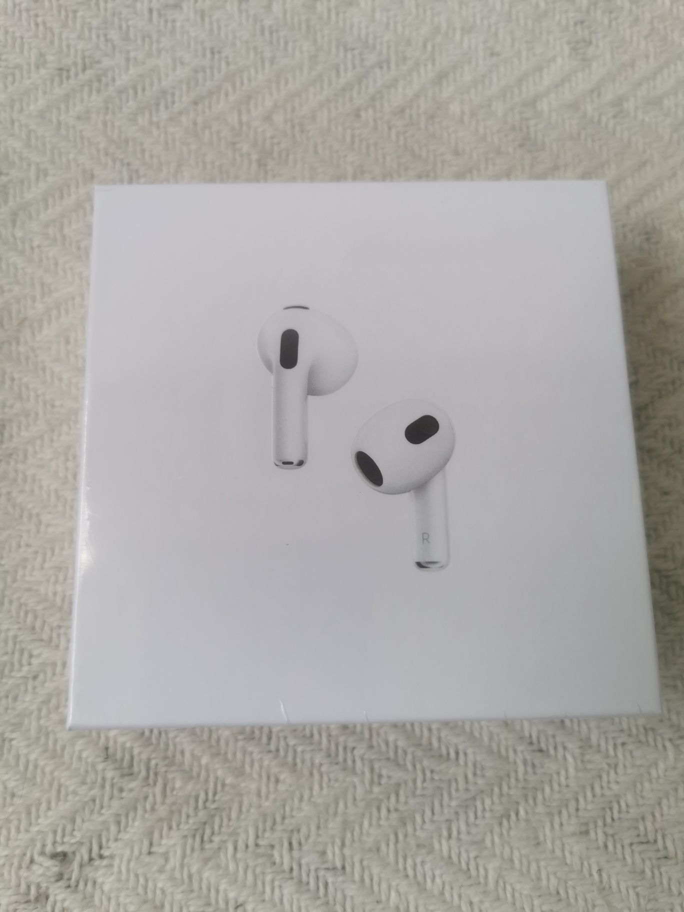 Безжични слушалки AirPods 3rd generation