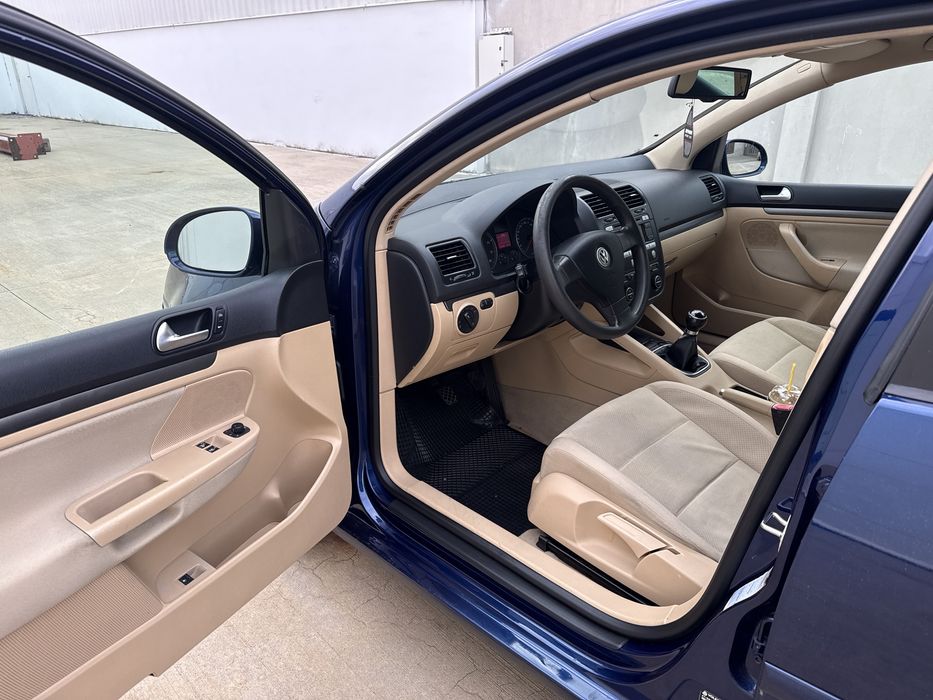 Volkswagen Golf 5 // 1.6 16V FSI - Distributie lant noua /interior bej